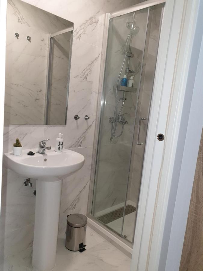 Norte Oviedo Rooms Madrid Exterior foto